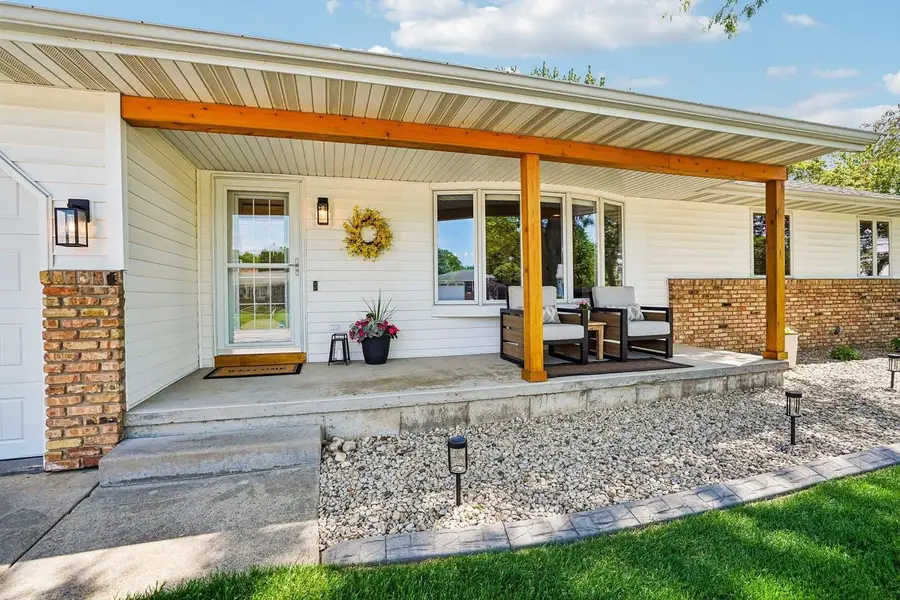 1102 S Holiday Drive, Waunakee, WI 53597 - #2