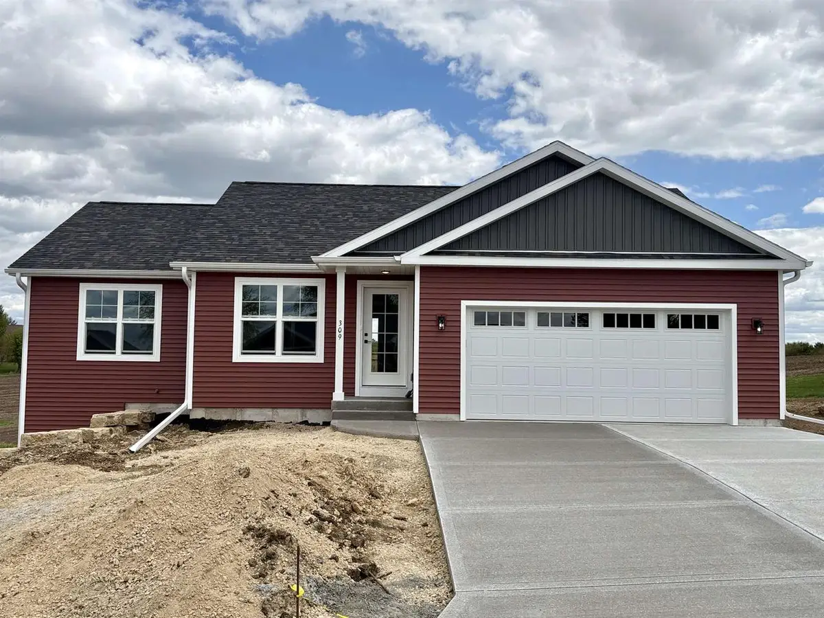 309 Prairie Hills Drive, Dodgeville, WI 53533 - #1