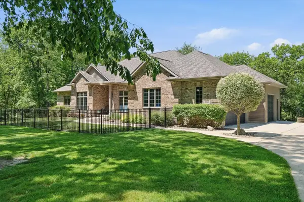 1136 Black Oak Trail, Deerfield, WI 53531