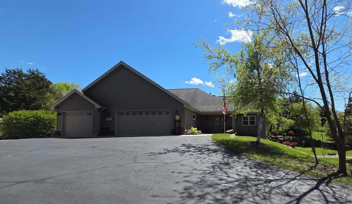 7247 W Breneman Road, Pardeeville, WI 53954 - #1