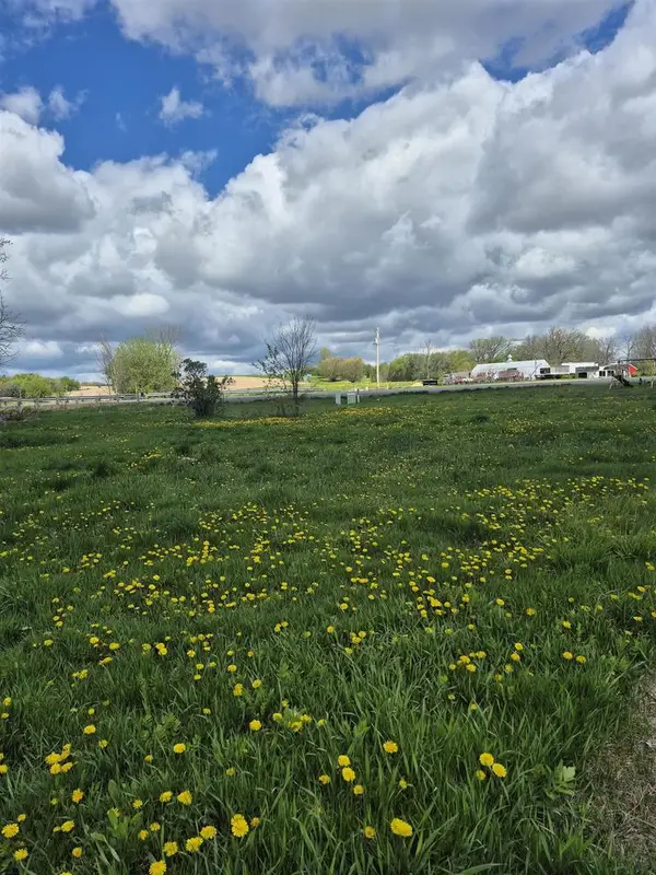 112 S Sechlerville Road, Hixton, WI 54635