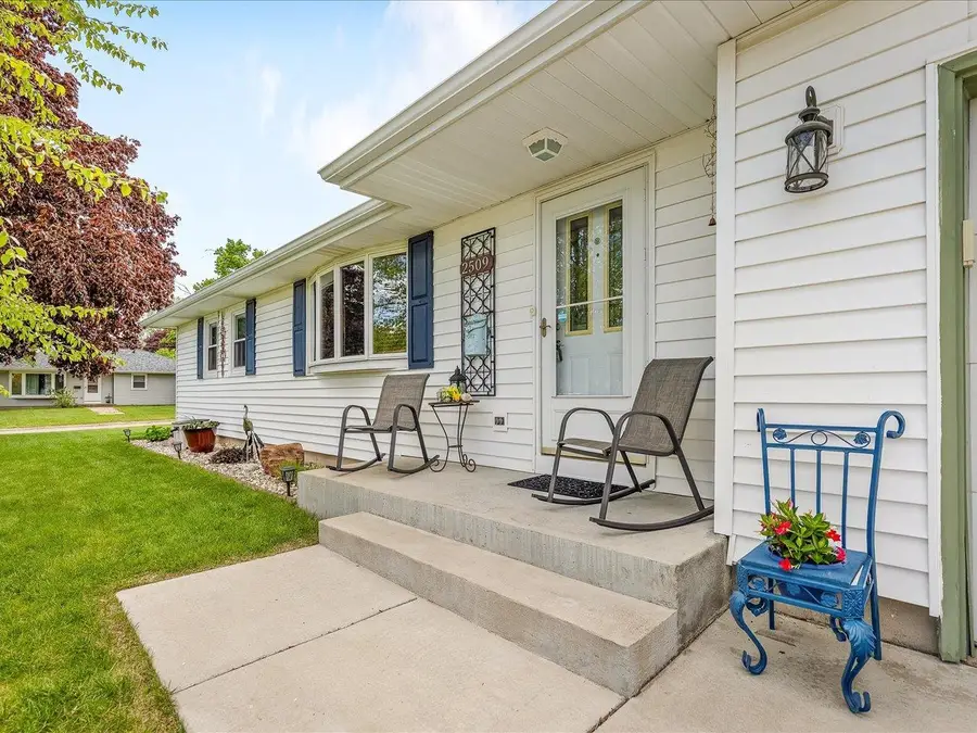2509 9th Avenue, Monroe, WI 53566 - #2