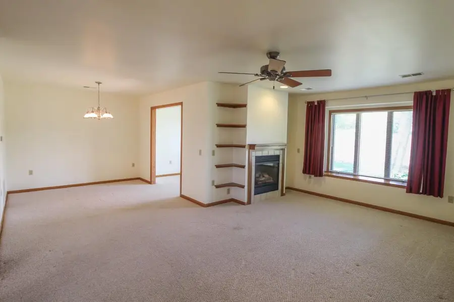 107 Buckingham Court, Cambridge, WI 53523 - #2