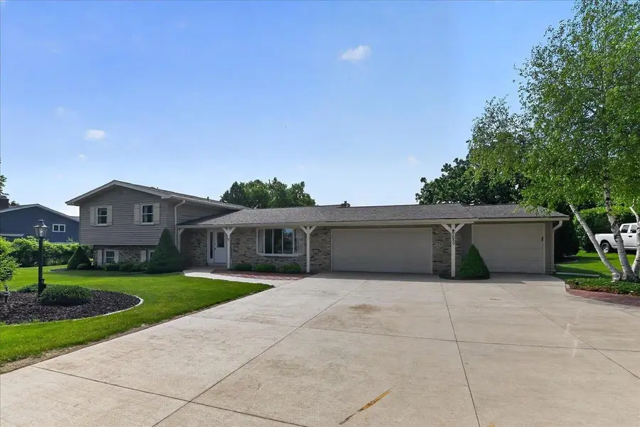 6689 Highland Drive, Windsor, WI 53598 - #2