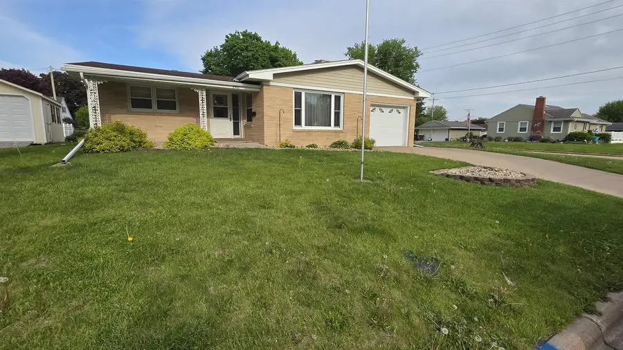 350 S Taylor Street, Lancaster, WI 53813 - #2