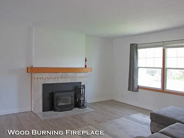 935 Hillcrest Circle, Platteville, WI 53818 - #2