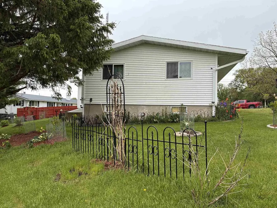 404 N Virtue Street, Shullsburg, WI 53586 - #2