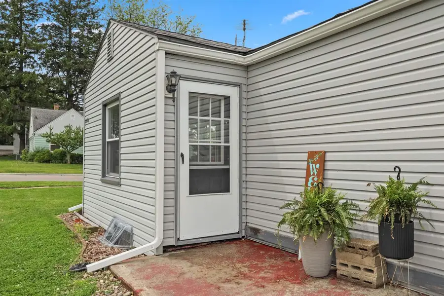 2039 12th Avenue, Monroe, WI 53566 - #2