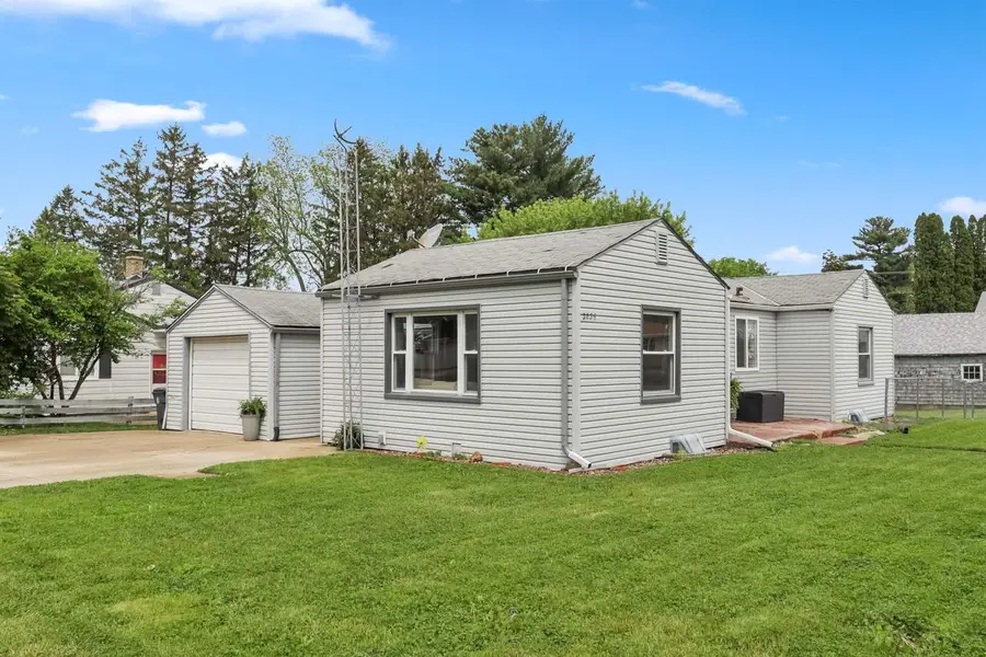 2039 12th Avenue, Monroe, WI 53566 - #3