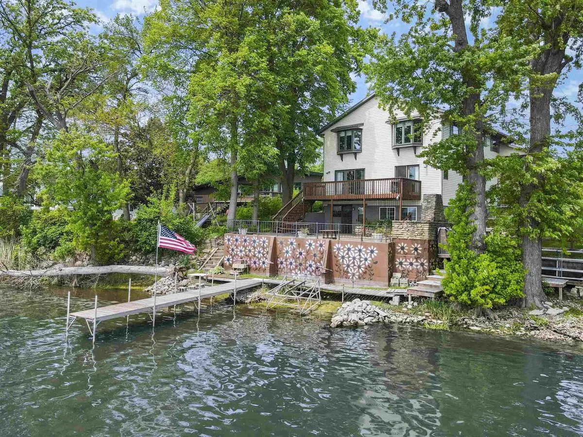 1300 E Mound Drive, Edgerton, WI 53534 - #1