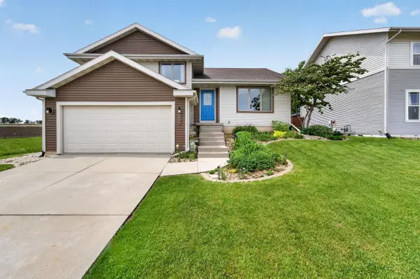 653 Autumn Wood Parkway, Deerfield, WI 53531