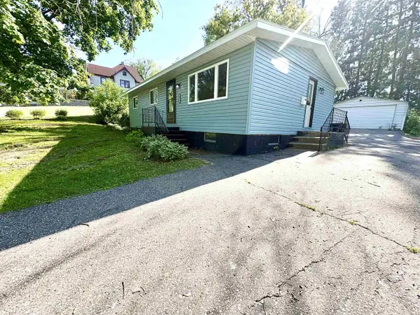 411 Western Avenue, Elroy, WI 53929