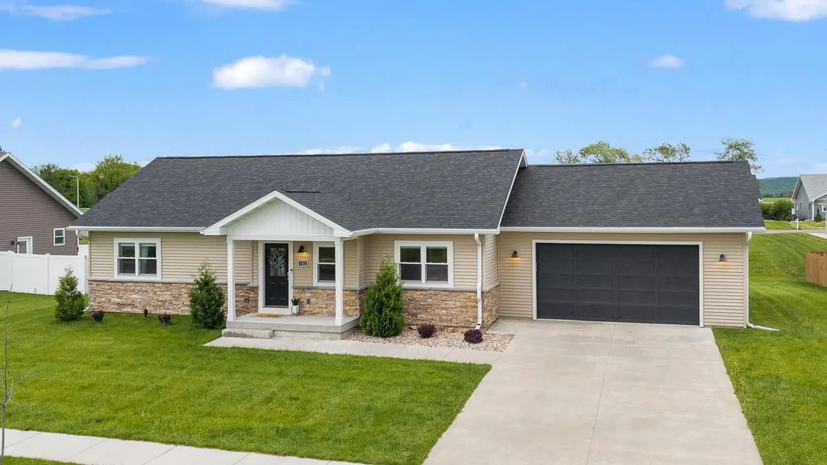 702 Eisenhower Street, Baraboo, WI 53913 - #1