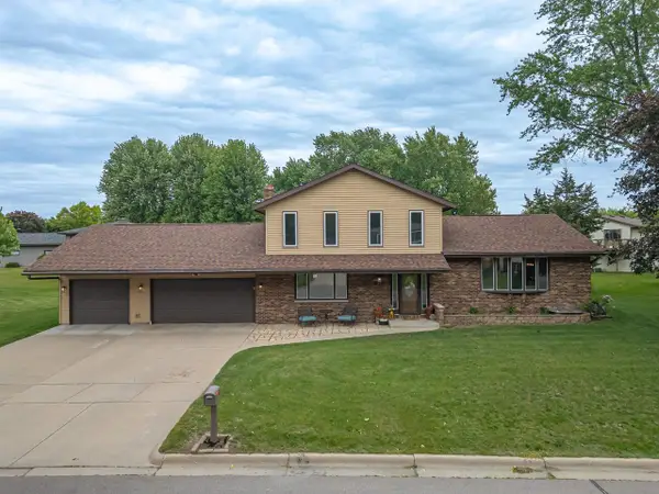 815 Westwood Drive, Onalaska, WI 54650