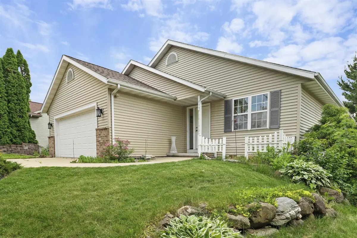 544 Berwick Drive, Sun Prairie, WI 53590 - #1