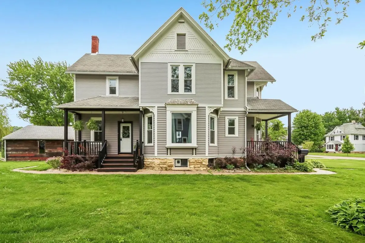 315 Park Avenue, Prairie Du Sac, WI 53578 - #1