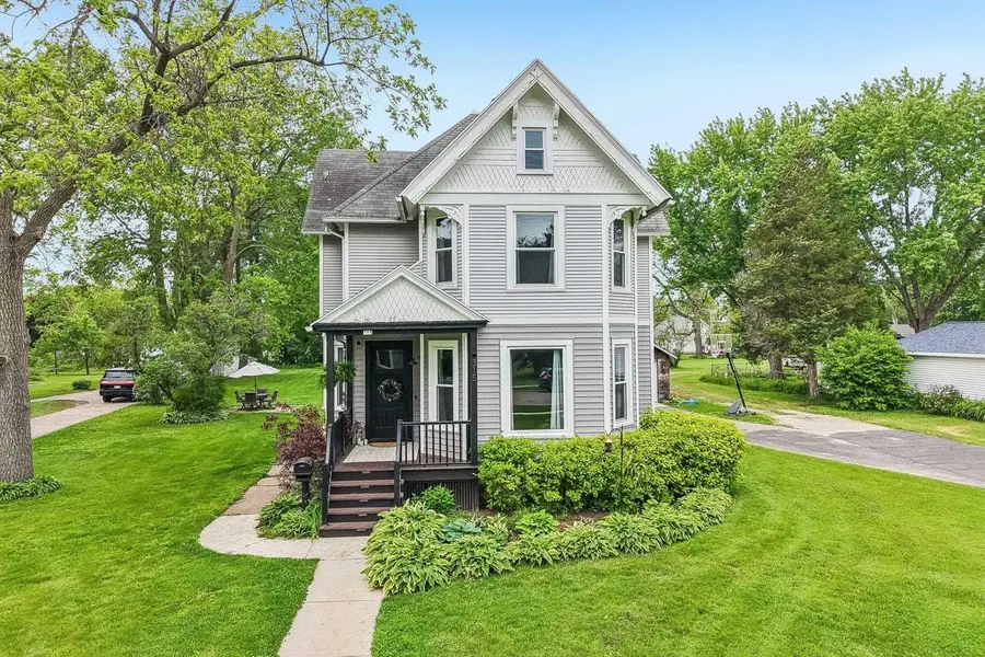 315 Park Avenue, Prairie Du Sac, WI 53578 - #3