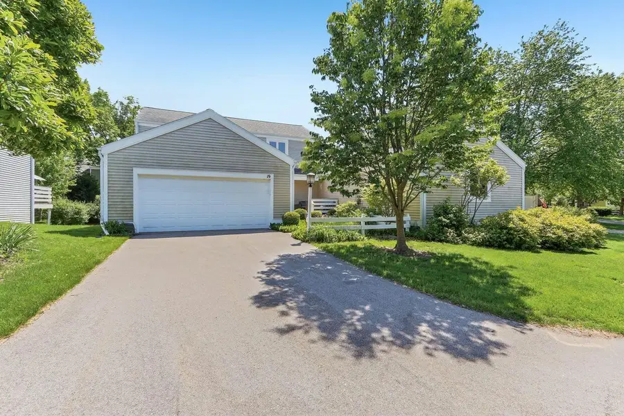 19 Oak Creek Trail, Madison, WI 53717 - #3