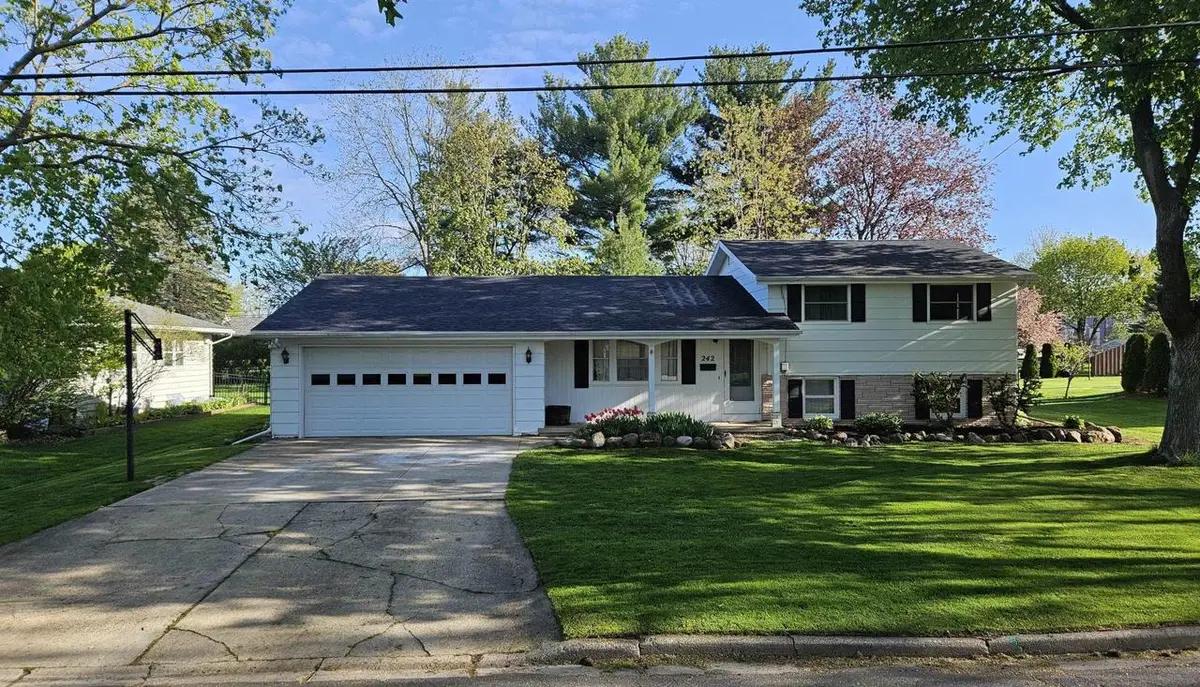 242 Sunset Road, Columbus, WI 53925 - #1
