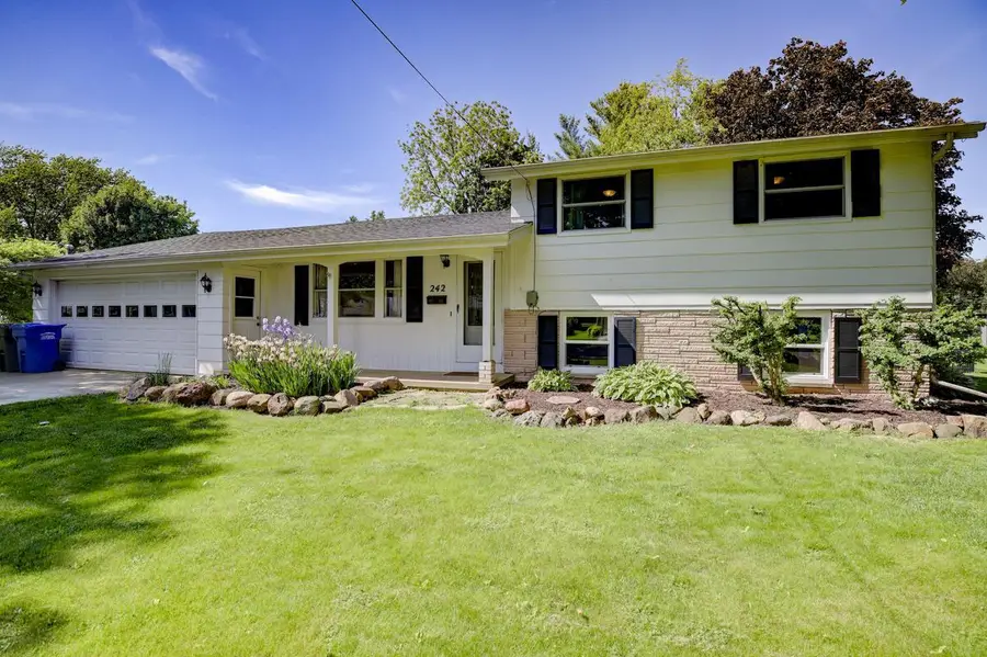 242 Sunset Road, Columbus, WI 53925 - #2