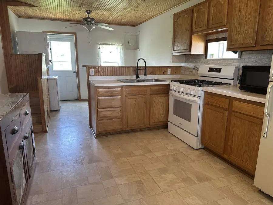 1267 Old Rossville Road, Waukon, IA 52172 - #2