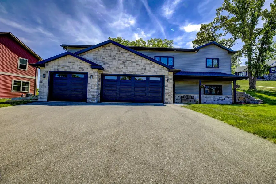 107 Savannah Circle, Barneveld, WI 53507 - #3