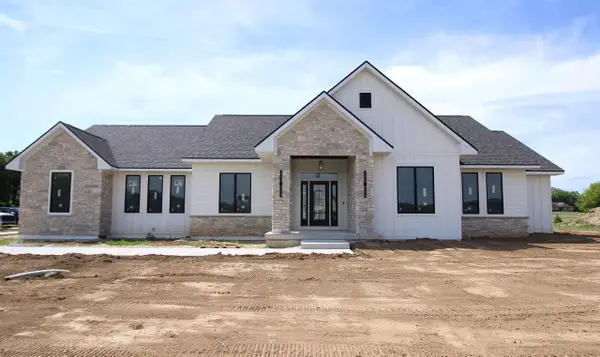5143 N Brownwood Drive, Janesville, WI 53545