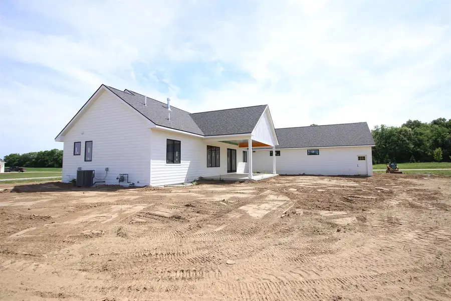 5143 N Brownwood Drive, Janesville, WI 53545 - #3