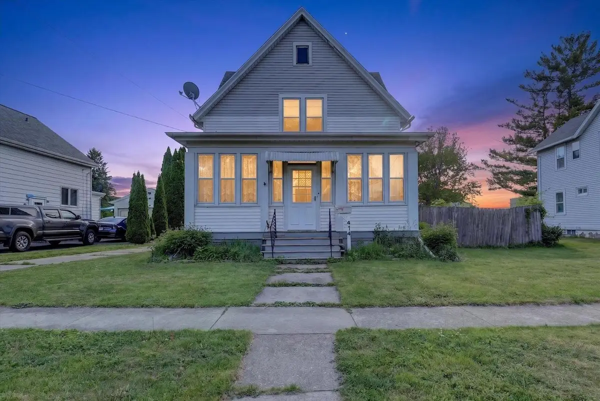 414 N Monroe Street, Watertown, WI 53098 - #1