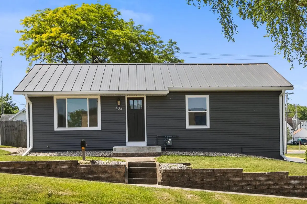 432 W Marion Street, Portage, WI 53901 - #1