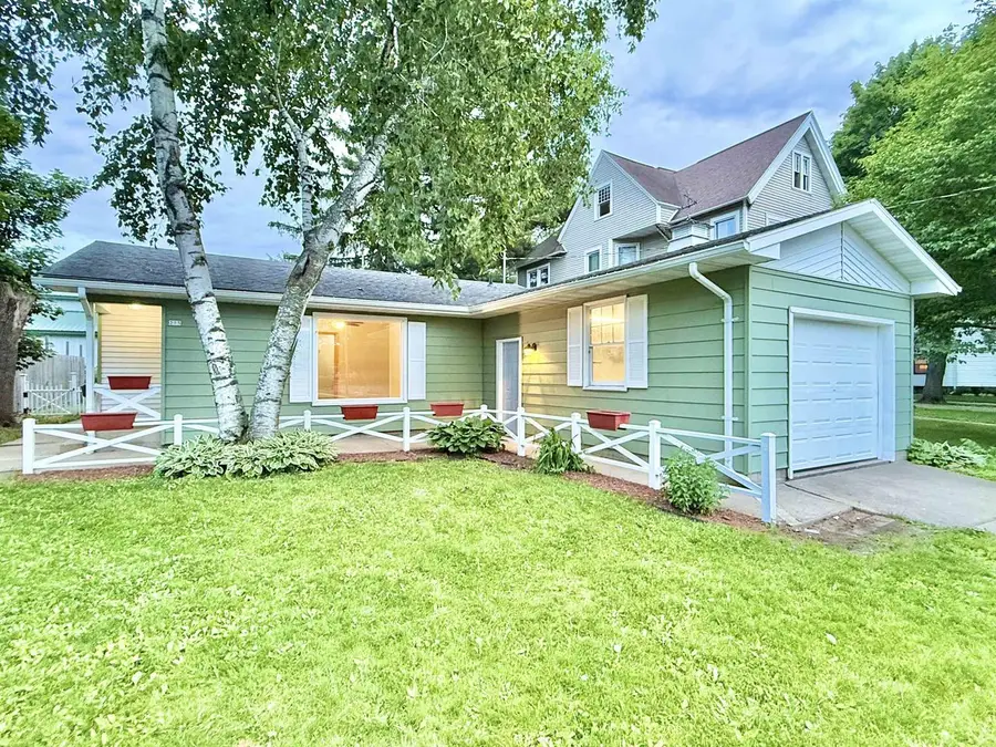 275 Broadway Street, Prairie Du Sac, WI 53578 - #2