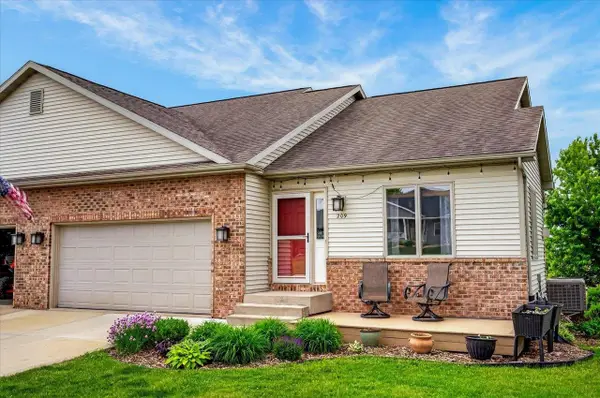 209 W Gonstead Road, Mount Horeb, WI 53572