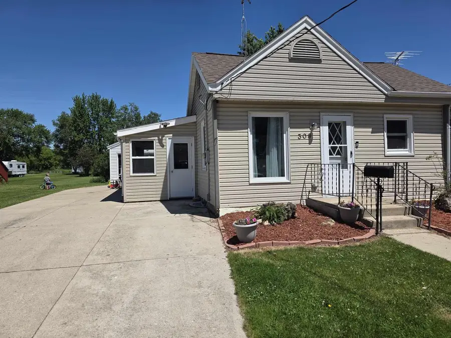 308 Taylor Street, Waupun, WI 53963 - #2
