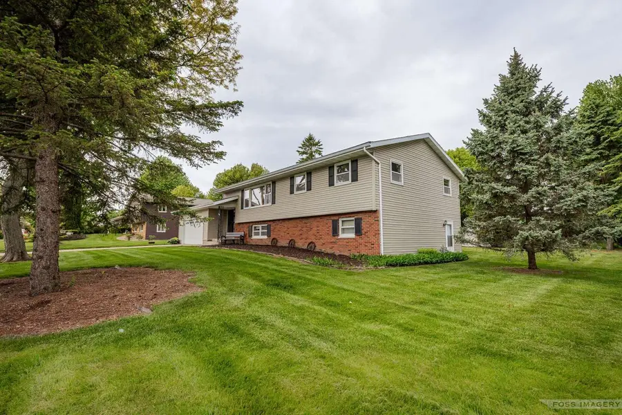 1710 Michigan Avenue, Sun Prairie, WI 53590 - #3
