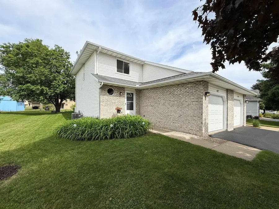 512 Old Indian Trail, Deforest, WI 53532 - #2
