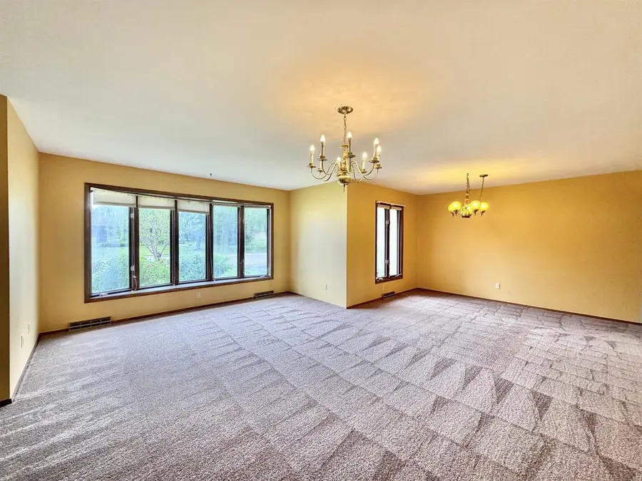 928 Columbia Drive, Janesville, WI 53546 - #3