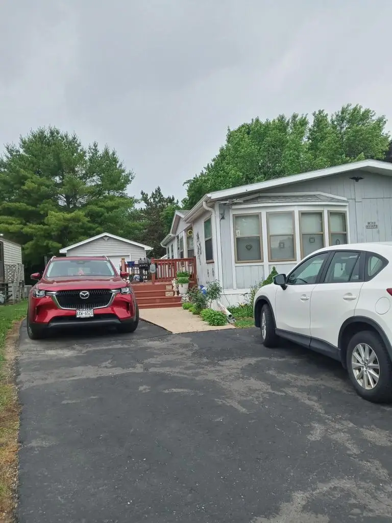 W210N11678 Pinecrest Lane, Germantown, WI 53022 - #2