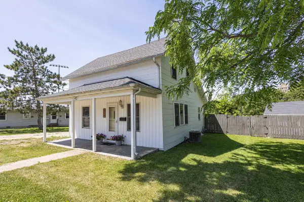 560 Southwest Road, Platteville, WI 53818