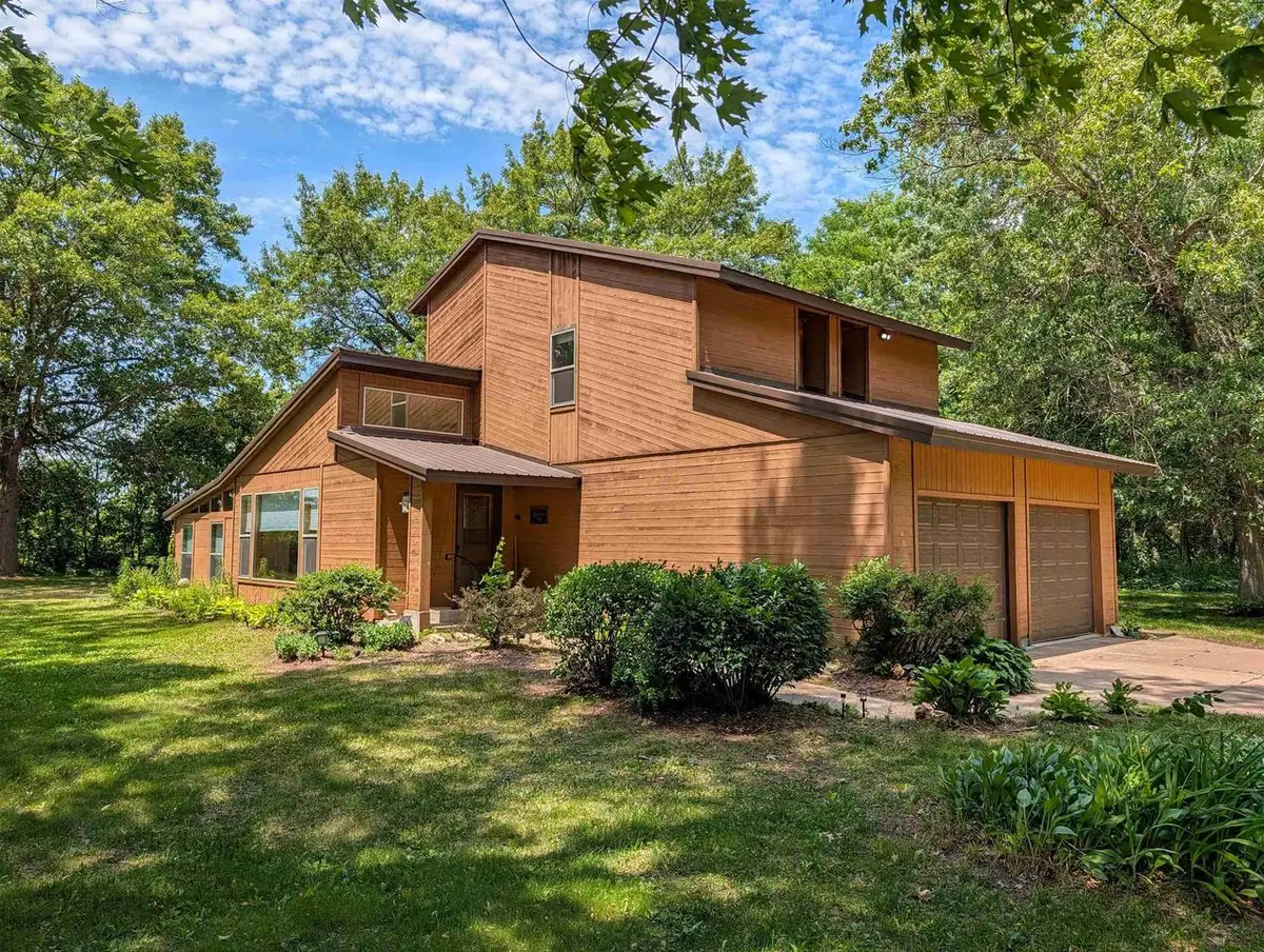 812 80-133 Road, Avoca, WI 53506 - #1