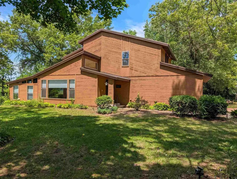 812 80-133 Road, Avoca, WI 53506 - #3