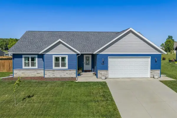 2055 Willow Run, Reedsburg, WI 53959