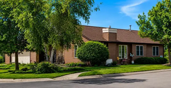 1352 Windsor Circle, Watertown, WI 53098