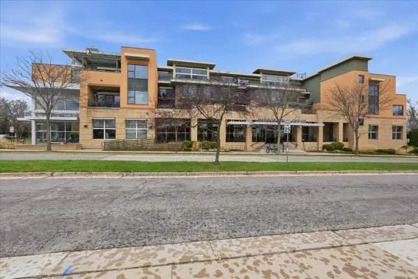 555 S Midvale Boulevard #216, Madison, WI 53711