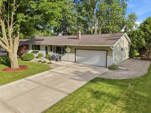 319 Meadowlark Circle, Deerfield, WI 53531