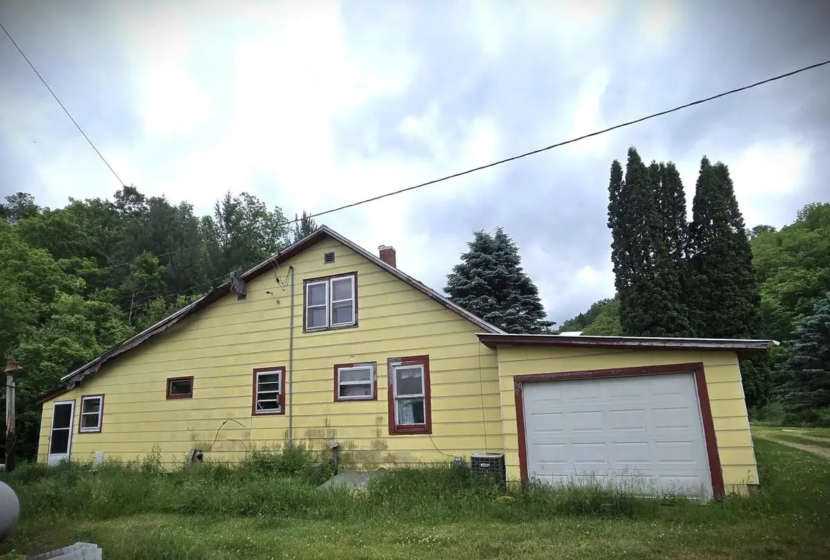 15928 Pine Tree Road, Highland, WI 53543 - #1