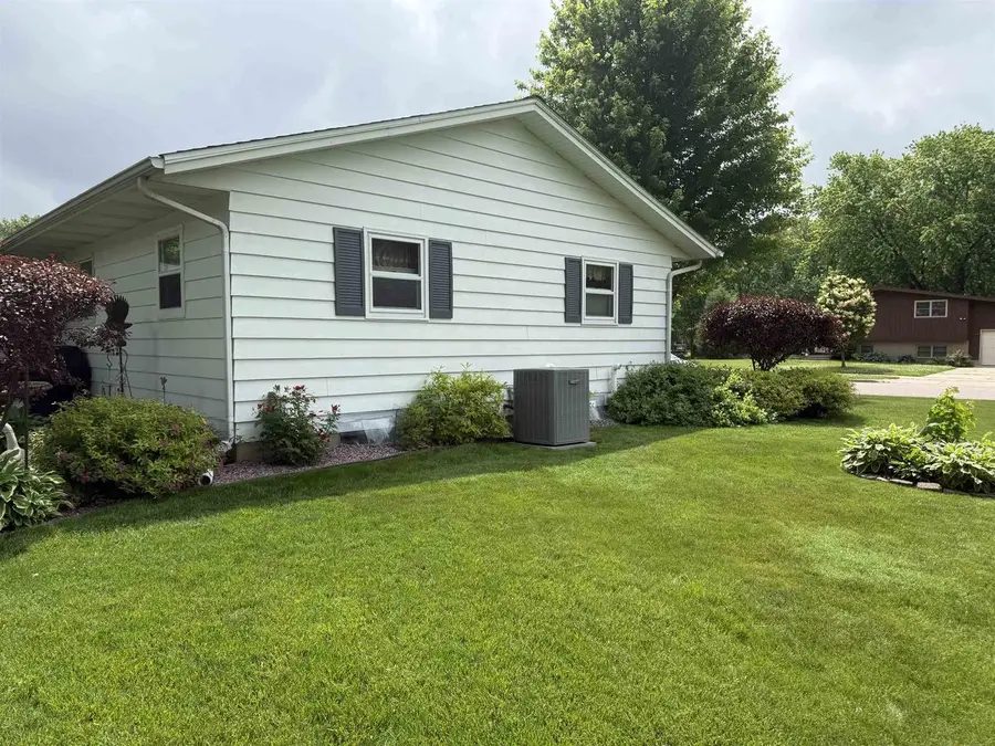 1004 Sunfield Street, Sun Prairie, WI 53590 - #3