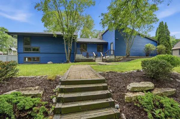 6805 Harvest Hill Road, Madison, WI 53717