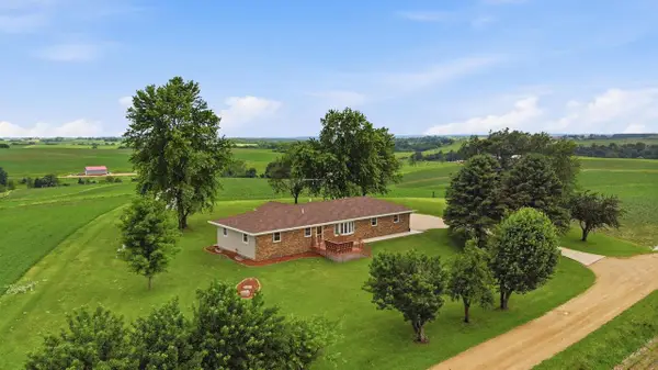 1021 Fish Lane, Hazel Green, WI 53811