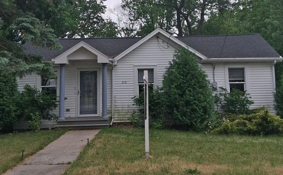 310 Hickory Street, Pewaukee, WI 53072 - #1