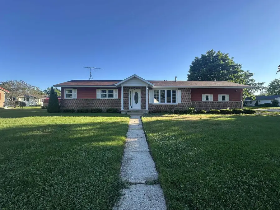 207 Cedar Avenue, Brodhead, WI 53520 - #2